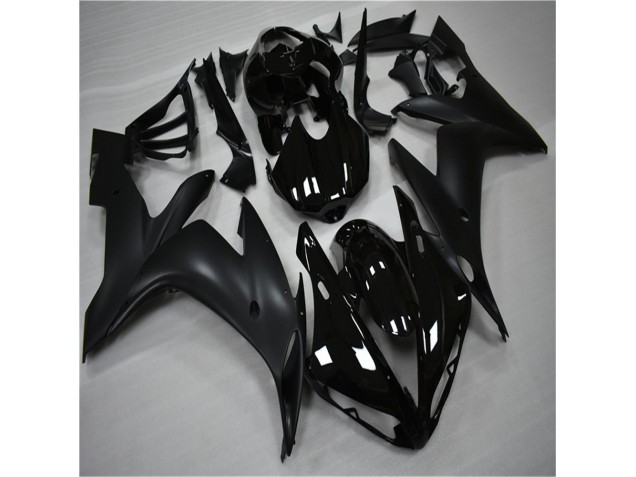 R1 04-06 - Brillante Negro Mate