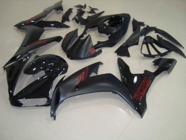 R1 04-06 - Negro Mate Rojo
